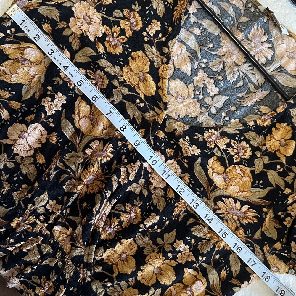 American Eagle Outfitters Black Gold Floral Faux Wrap Tunic Size Medium Tall - Picture 6 of 9